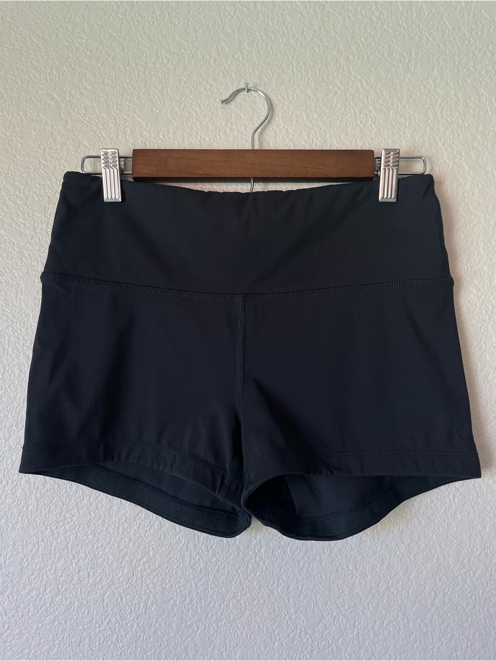 Women's Black High-Rise Athletic Squat Shorts Size 6